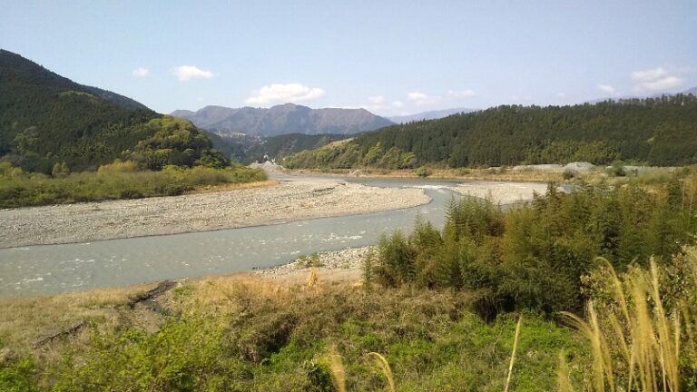 【特急ふじかわ】で富士川の渓谷と富士山の絶景を楽しむ旅